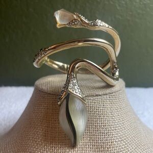 NWOT Alexis Bittar Lucite And Crystal Flower Bud Cuff